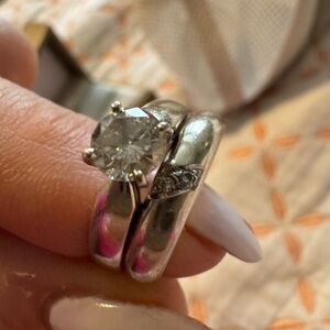 14k gold diamond ring. ( only the ring on the left)